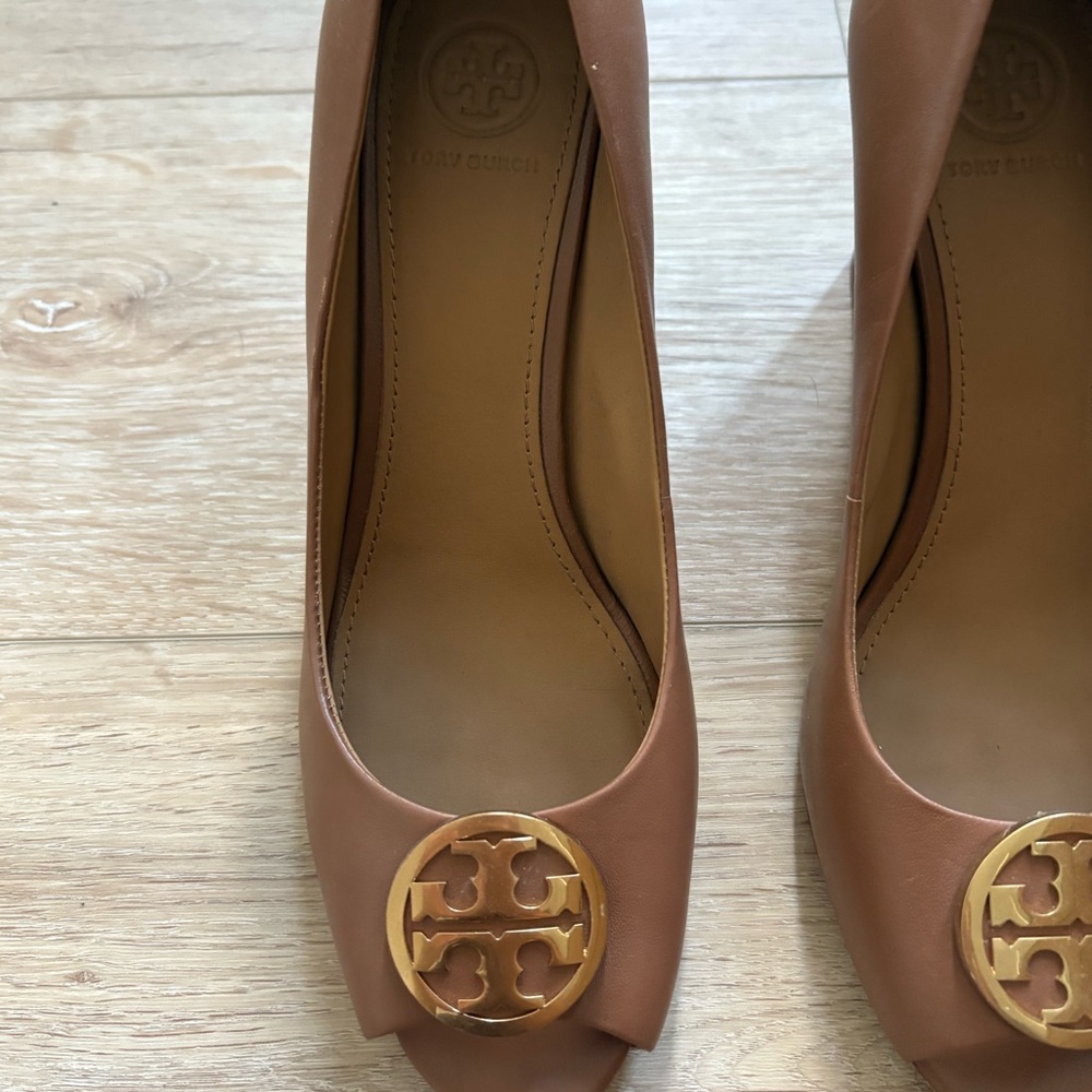 Tory Burch Brown Peep-Toe Wedge Heels with Gold Logo - Picture 4 of 6